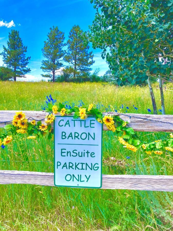 Yellowstone Cattle Baron Ensuite, Private Entrance & Parking - Prairie Rose B&B Cheyenne Kültér fotó