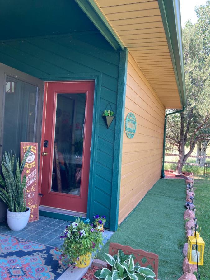 Yellowstone Cattle Baron Ensuite, Private Entrance & Parking - Prairie Rose B&B Cheyenne Kültér fotó