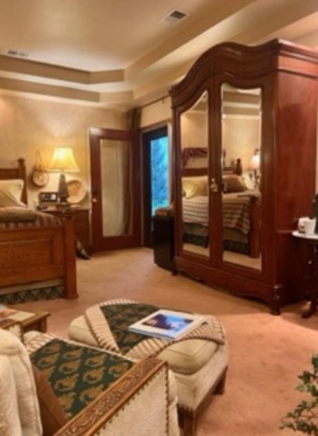 Yellowstone Cattle Baron Ensuite, Private Entrance & Parking - Prairie Rose B&B Cheyenne Kültér fotó